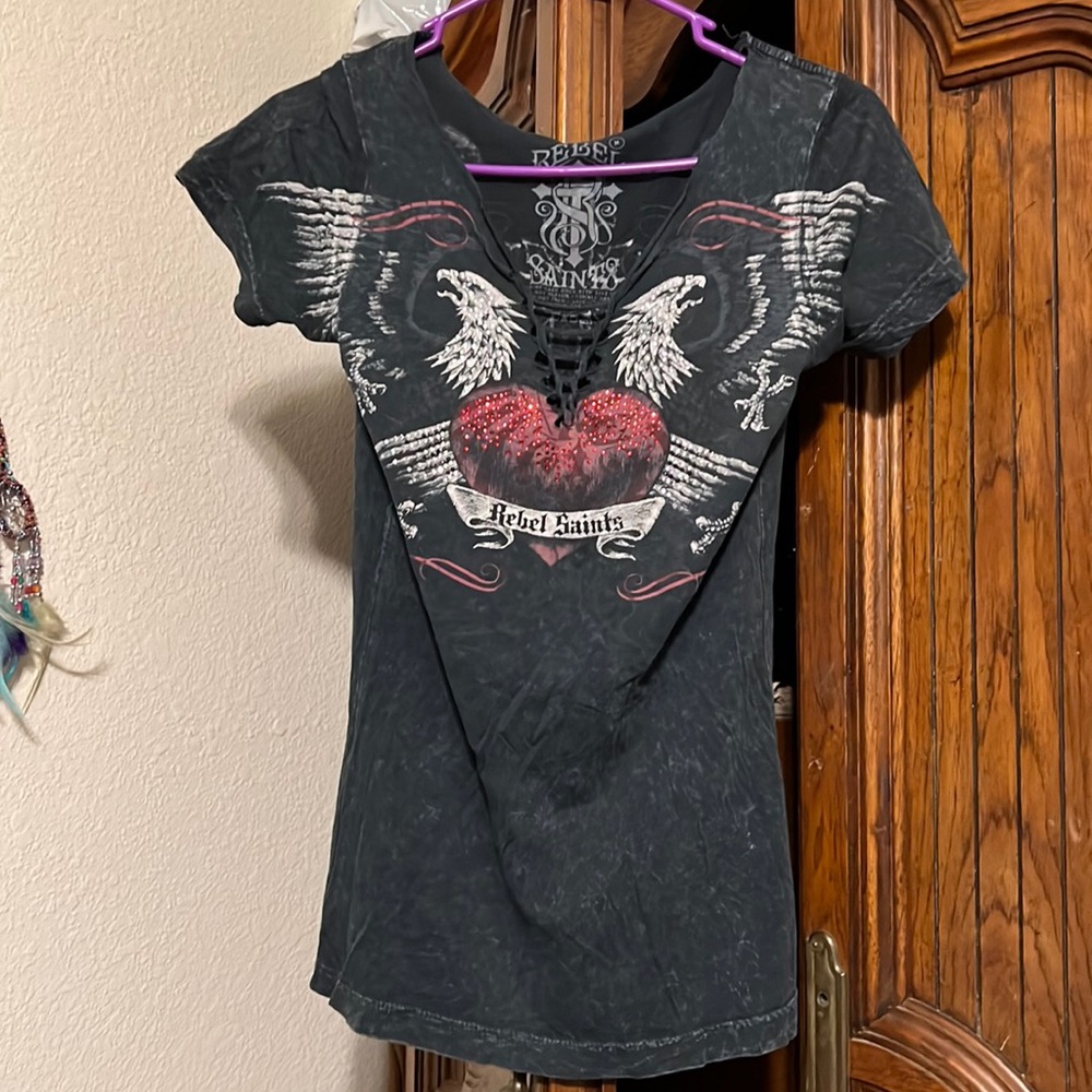 Very cute distressed looking shirt